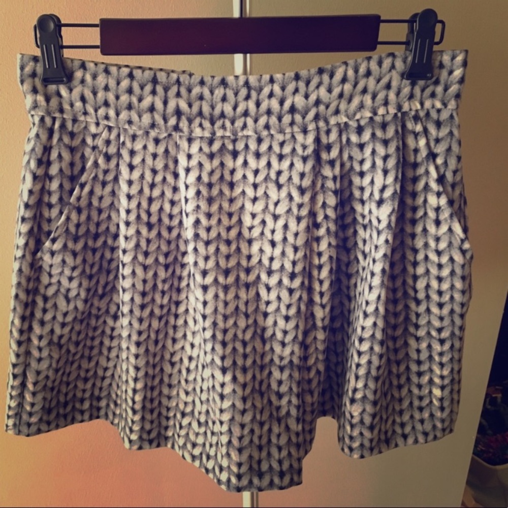❤️ *Rare Print* Stunning BR Modern Print Shorts
